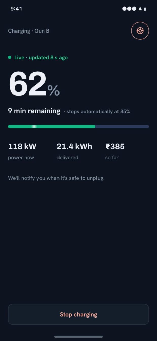 evLane app — live charging session in dark mode